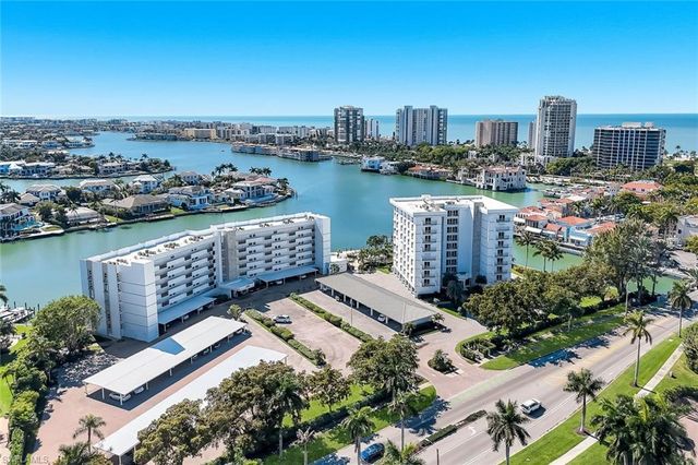 250 Park Shore DR # 701, Naples, FL 34103