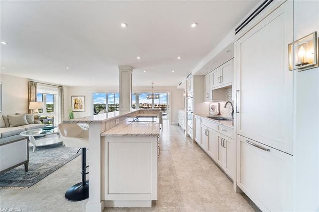 250 Park Shore DR # 701, Naples, FL 34103