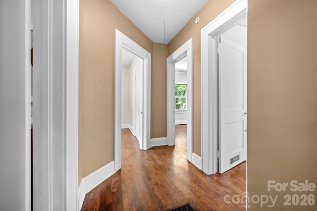 375 E King Street, East Flat Rock, NC 28726
