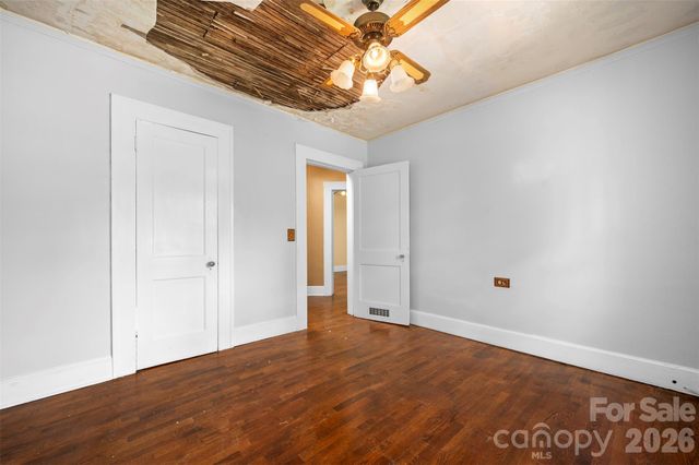 375 E King Street, East Flat Rock, NC 28726