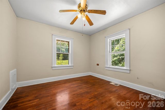 375 E King Street, East Flat Rock, NC 28726