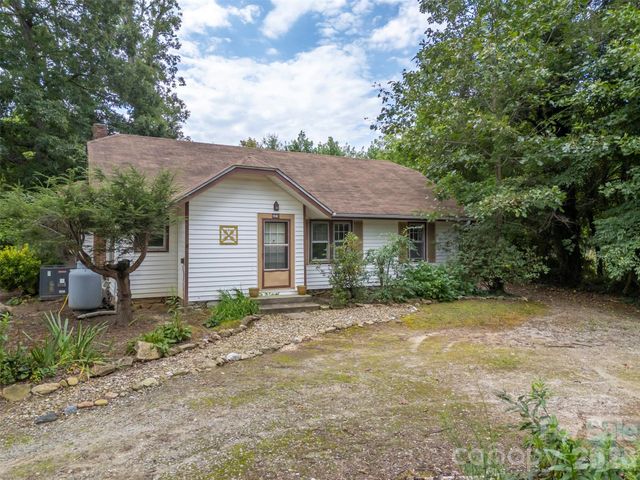 375 E King Street, East Flat Rock, NC 28726