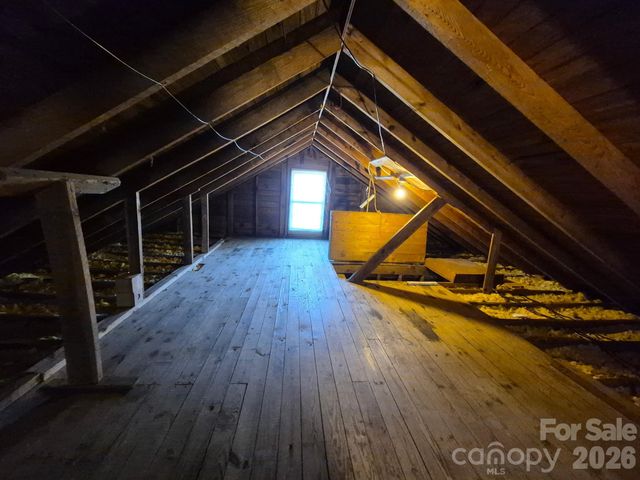 375 E King Street, East Flat Rock, NC 28726