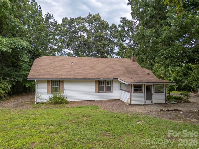 375 E King Street, East Flat Rock, NC 28726