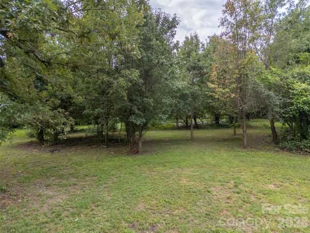 375 E King Street, East Flat Rock, NC 28726