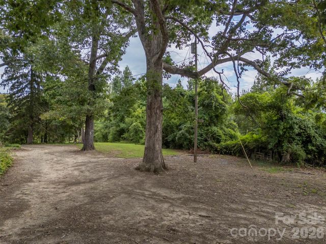 375 E King Street, East Flat Rock, NC 28726