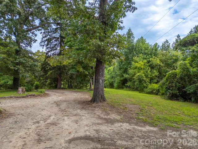 375 E King Street, East Flat Rock, NC 28726