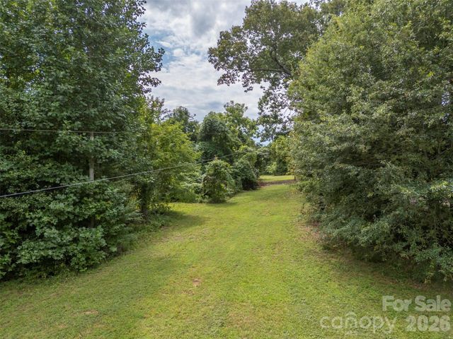 375 E King Street, East Flat Rock, NC 28726