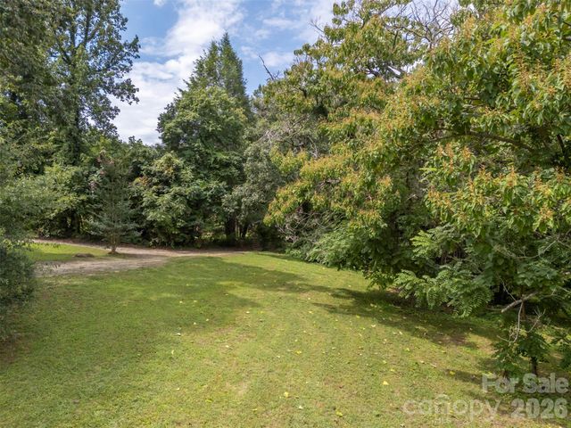 375 E King Street, East Flat Rock, NC 28726