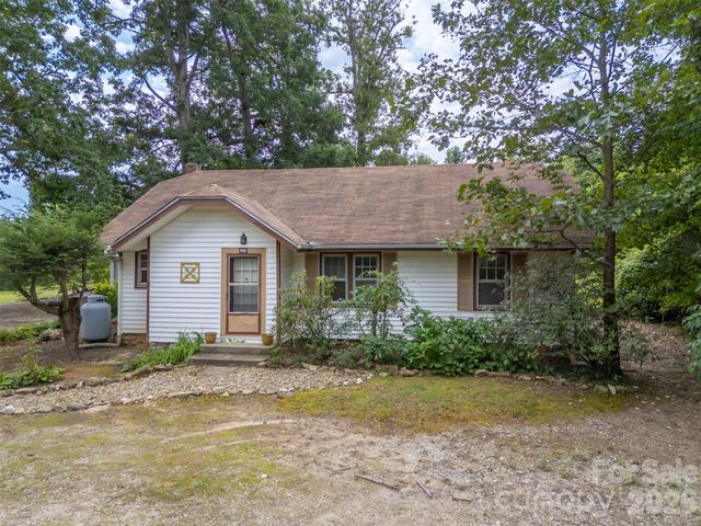375 E King Street, East Flat Rock, NC 28726