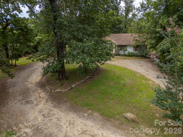 375 E King Street, East Flat Rock, NC 28726