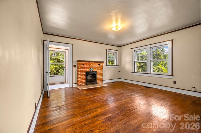 375 E King Street, East Flat Rock, NC 28726