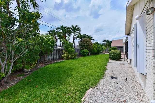 4141 NE 23RD Avenue, Lighthouse Point, FL 33064