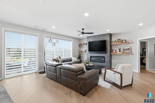 1700 N Otto Ave Avenue, Sioux Falls, SD 57110