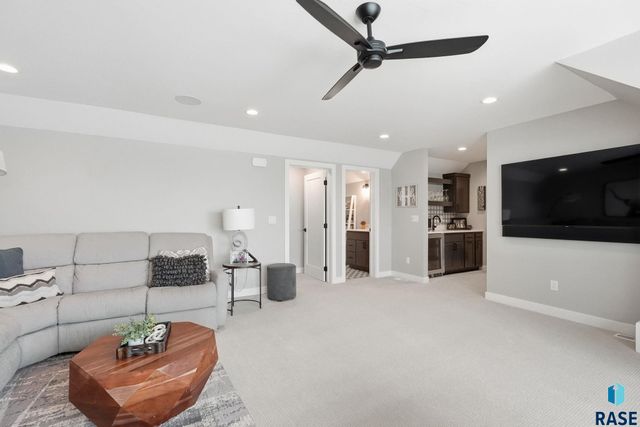 1700 N Otto Ave Avenue, Sioux Falls, SD 57110