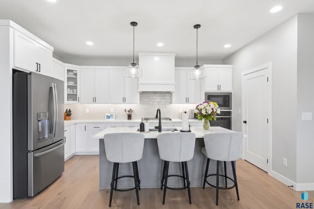 1700 N Otto Ave Avenue, Sioux Falls, SD 57110