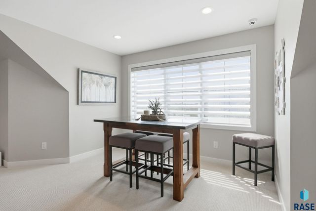 1700 N Otto Ave Avenue, Sioux Falls, SD 57110