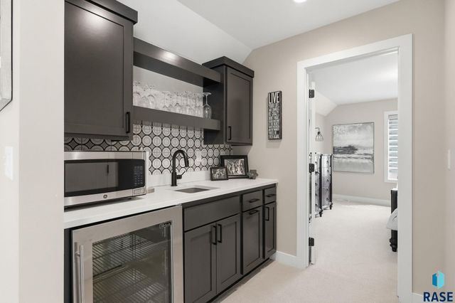 1700 N Otto Ave Avenue, Sioux Falls, SD 57110