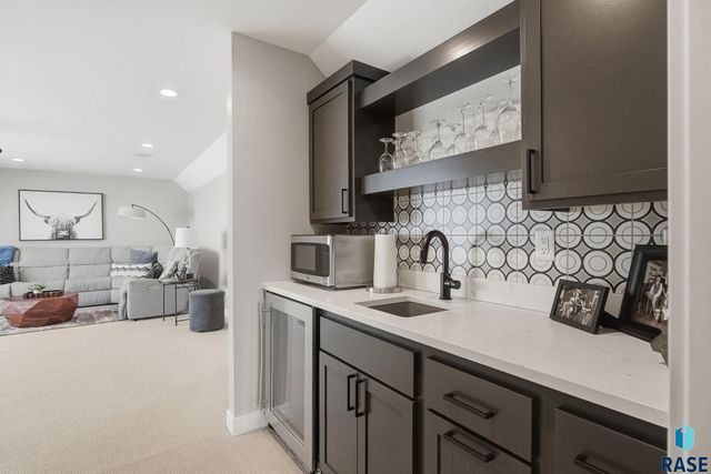 1700 N Otto Ave Avenue, Sioux Falls, SD 57110
