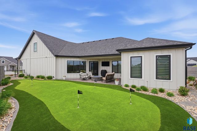 1700 N Otto Ave Avenue, Sioux Falls, SD 57110