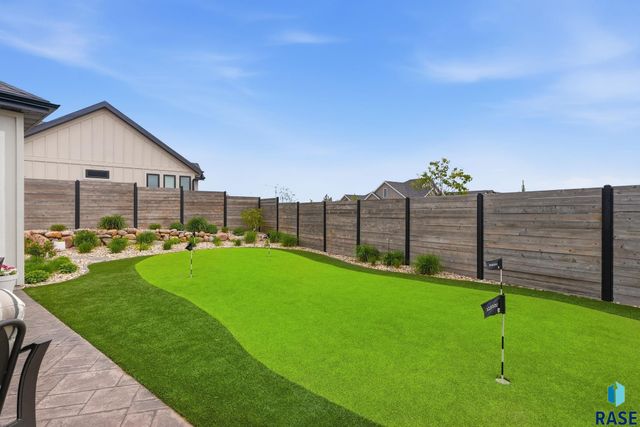 1700 N Otto Ave Avenue, Sioux Falls, SD 57110