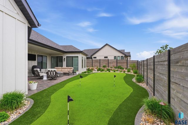 1700 N Otto Ave Avenue, Sioux Falls, SD 57110