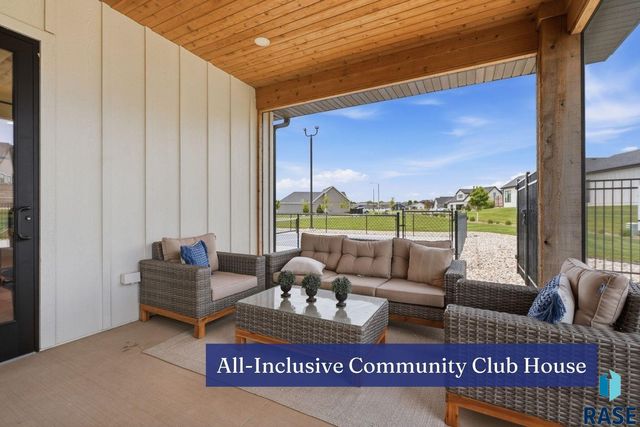 1700 N Otto Ave Avenue, Sioux Falls, SD 57110