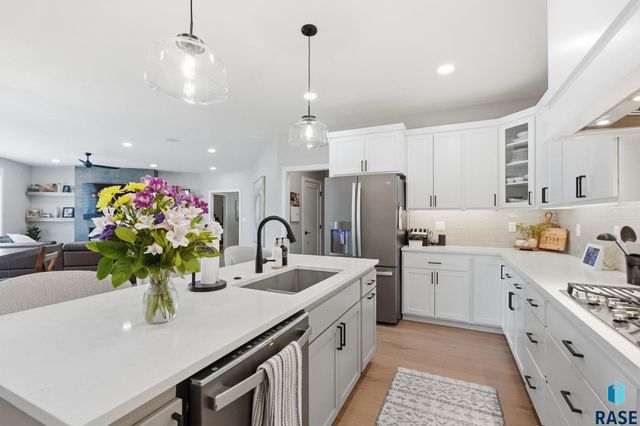 1700 N Otto Ave Avenue, Sioux Falls, SD 57110