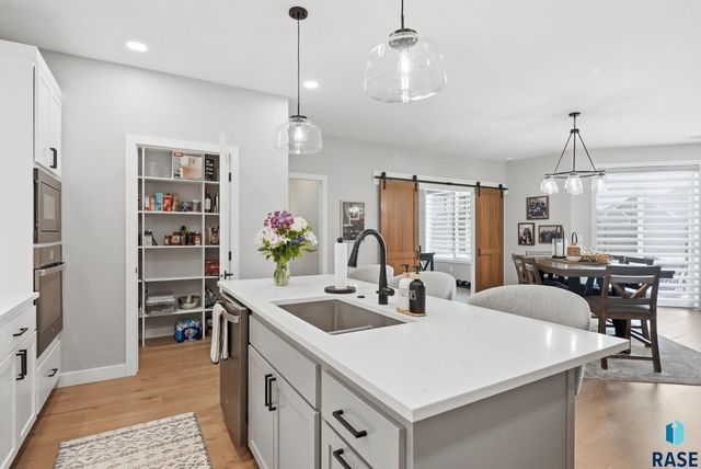 1700 N Otto Ave Avenue, Sioux Falls, SD 57110