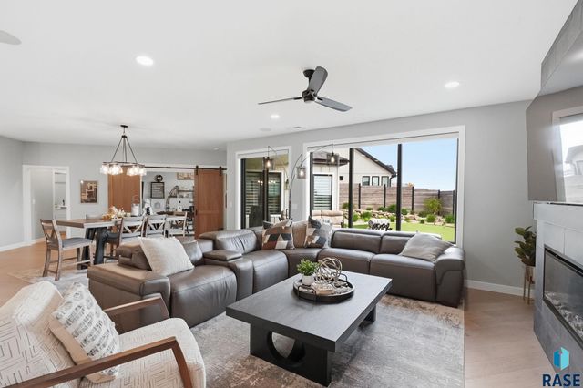 1700 N Otto Ave Avenue, Sioux Falls, SD 57110