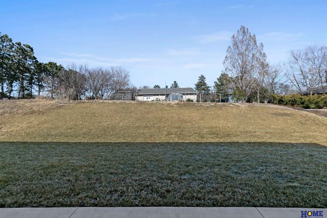 8538 Birkett Drive, Lincoln, NE 68526