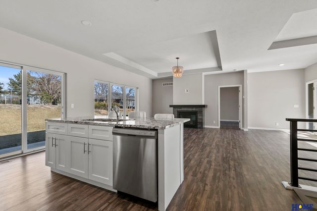 8538 Birkett Drive, Lincoln, NE 68526