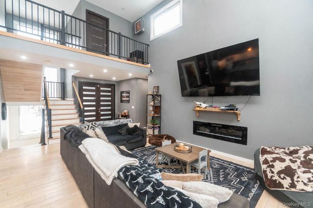 4 Lewis Lane, Bloomingburg, NY 12721