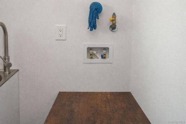 4 Lewis Lane, Bloomingburg, NY 12721