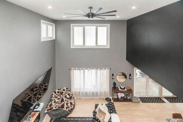 4 Lewis Lane, Bloomingburg, NY 12721