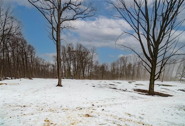 4 Lewis Lane, Bloomingburg, NY 12721