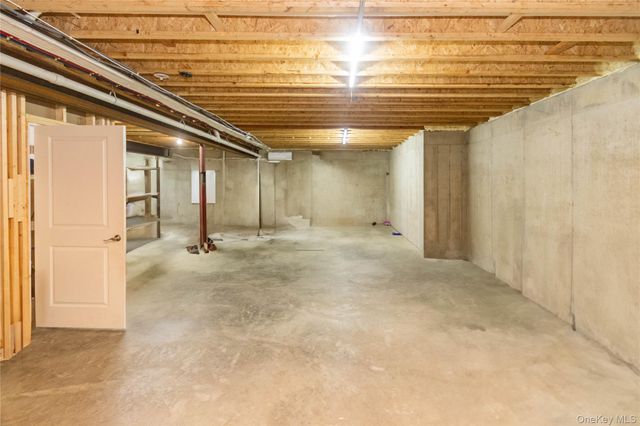 4 Lewis Lane, Bloomingburg, NY 12721