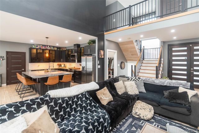 4 Lewis Lane, Bloomingburg, NY 12721