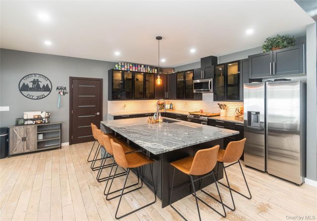 4 Lewis Lane, Bloomingburg, NY 12721