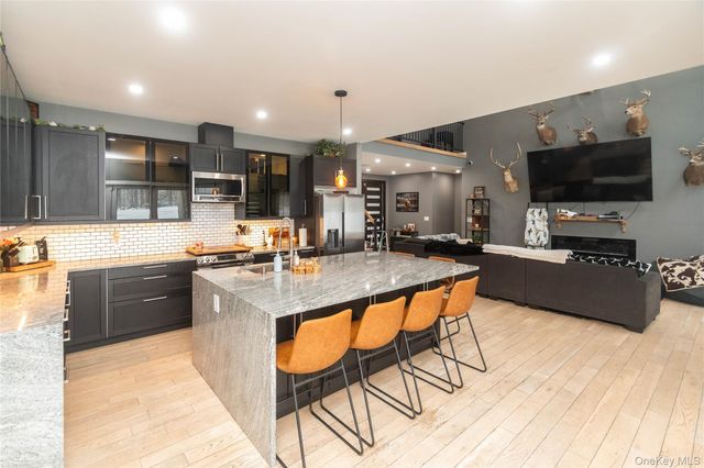 4 Lewis Lane, Bloomingburg, NY 12721