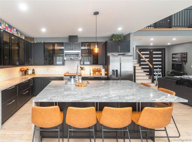 4 Lewis Lane, Bloomingburg, NY 12721