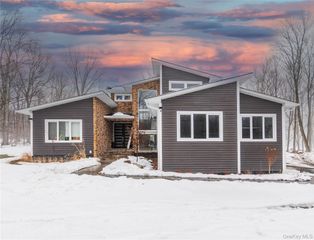 4 Lewis Lane, Bloomingburg, NY 12721