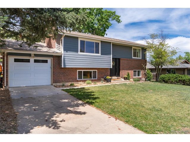 7175 S Penrose Ct, Centennial, CO 80122