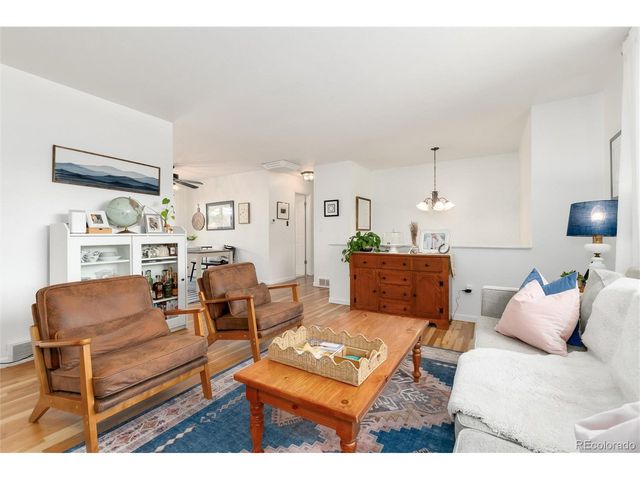 7175 S Penrose Ct, Centennial, CO 80122