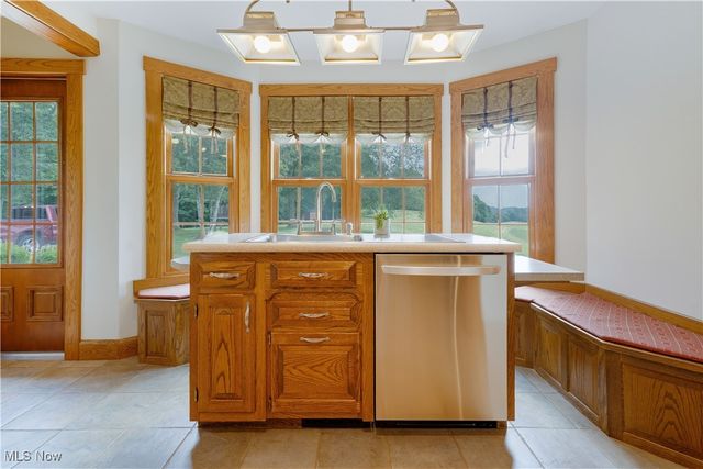 1240 Hayesville Road, Waterford, OH 45786