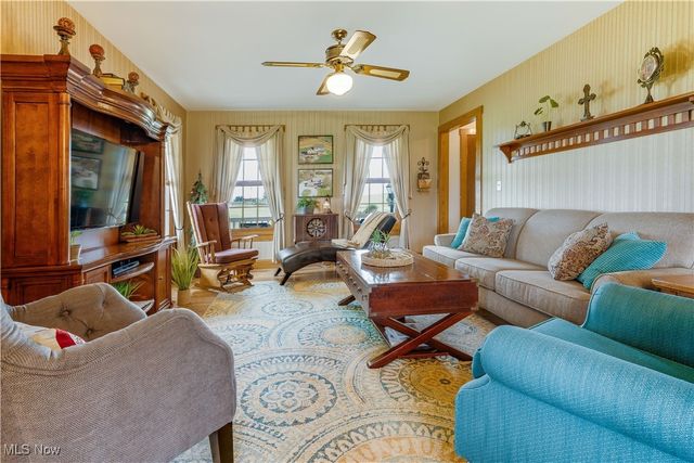 1240 Hayesville Road, Waterford, OH 45786