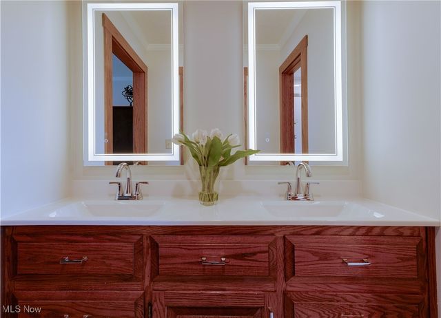 1240 Hayesville Road, Waterford, OH 45786