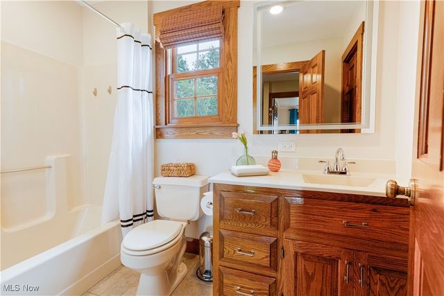 1240 Hayesville Road, Waterford, OH 45786