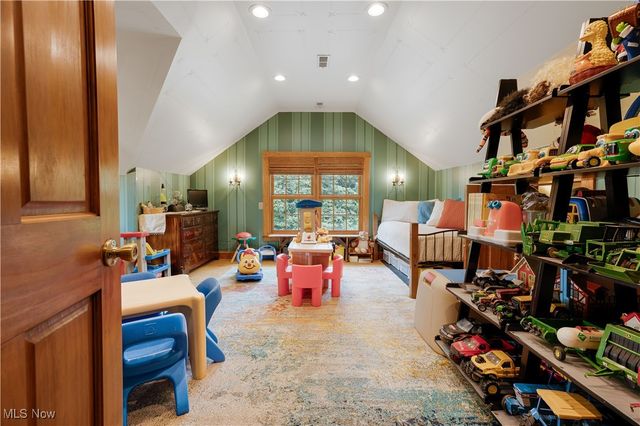 1240 Hayesville Road, Waterford, OH 45786