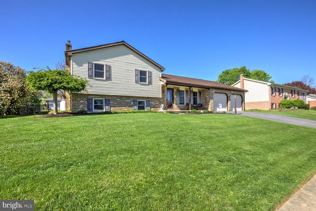 916 DAWN AVE, Ephrata, PA 17522